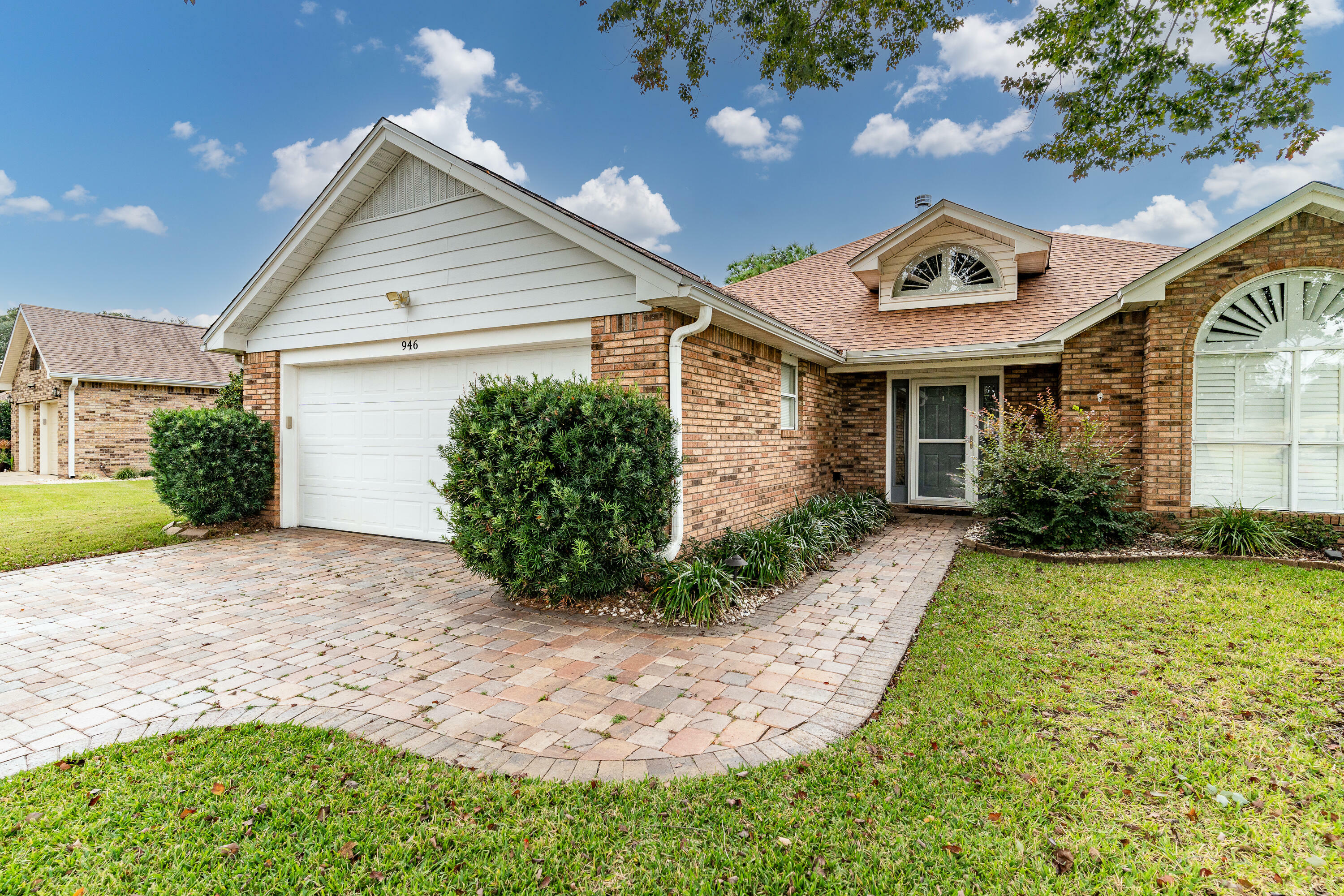 Property Photo:  946 Shalimar Point Drive  FL 32579 