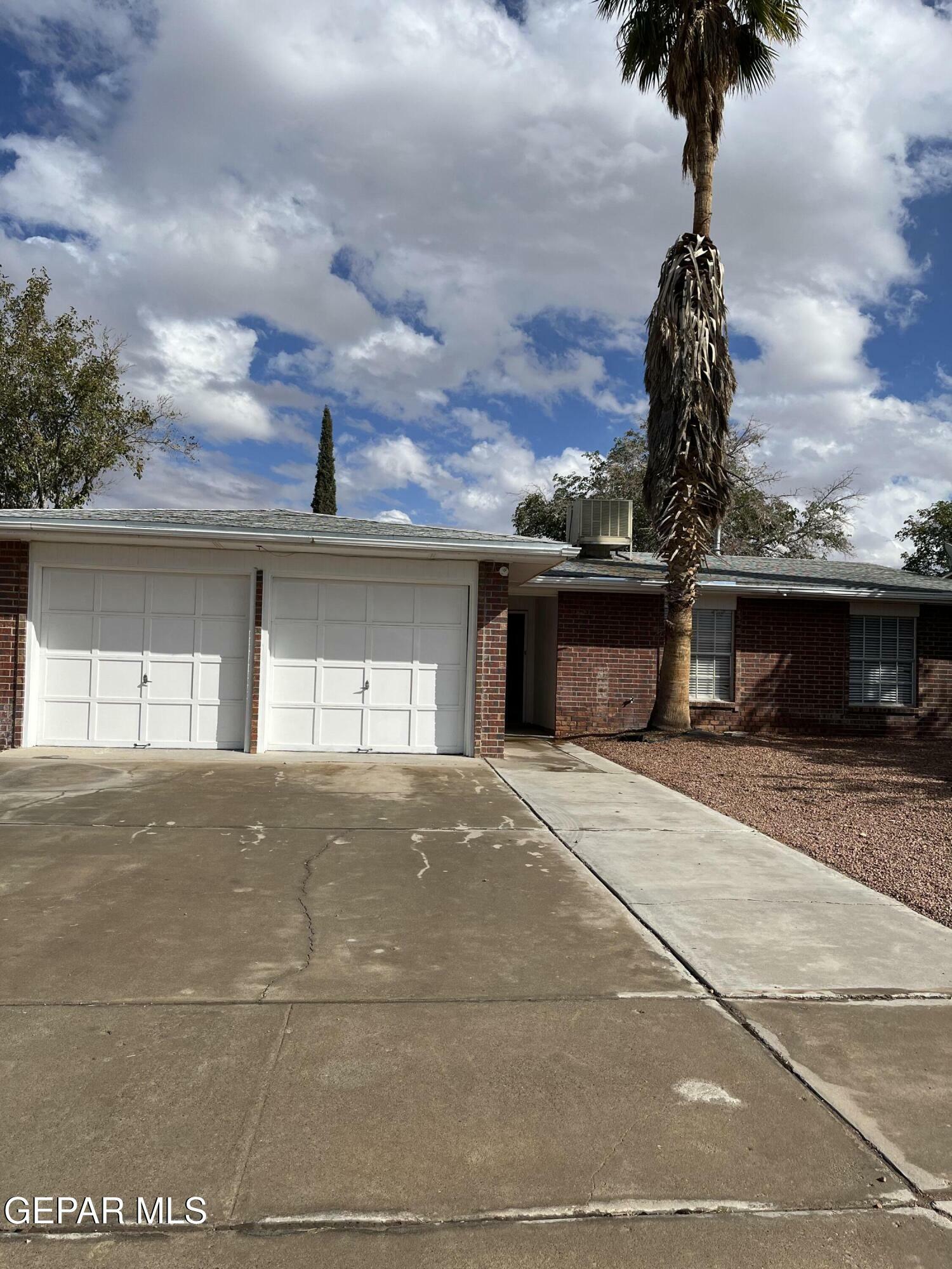 Property Photo:  1822 Jerry Abbott Street  TX 79936 