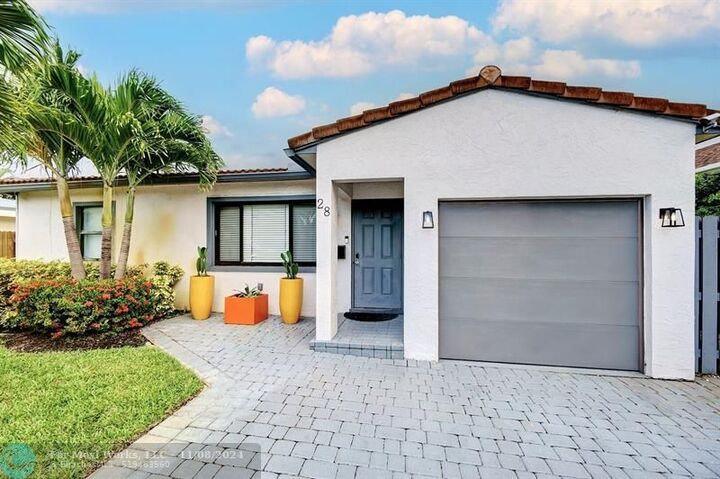 Property Photo: 28 NE 26th St FL 33305