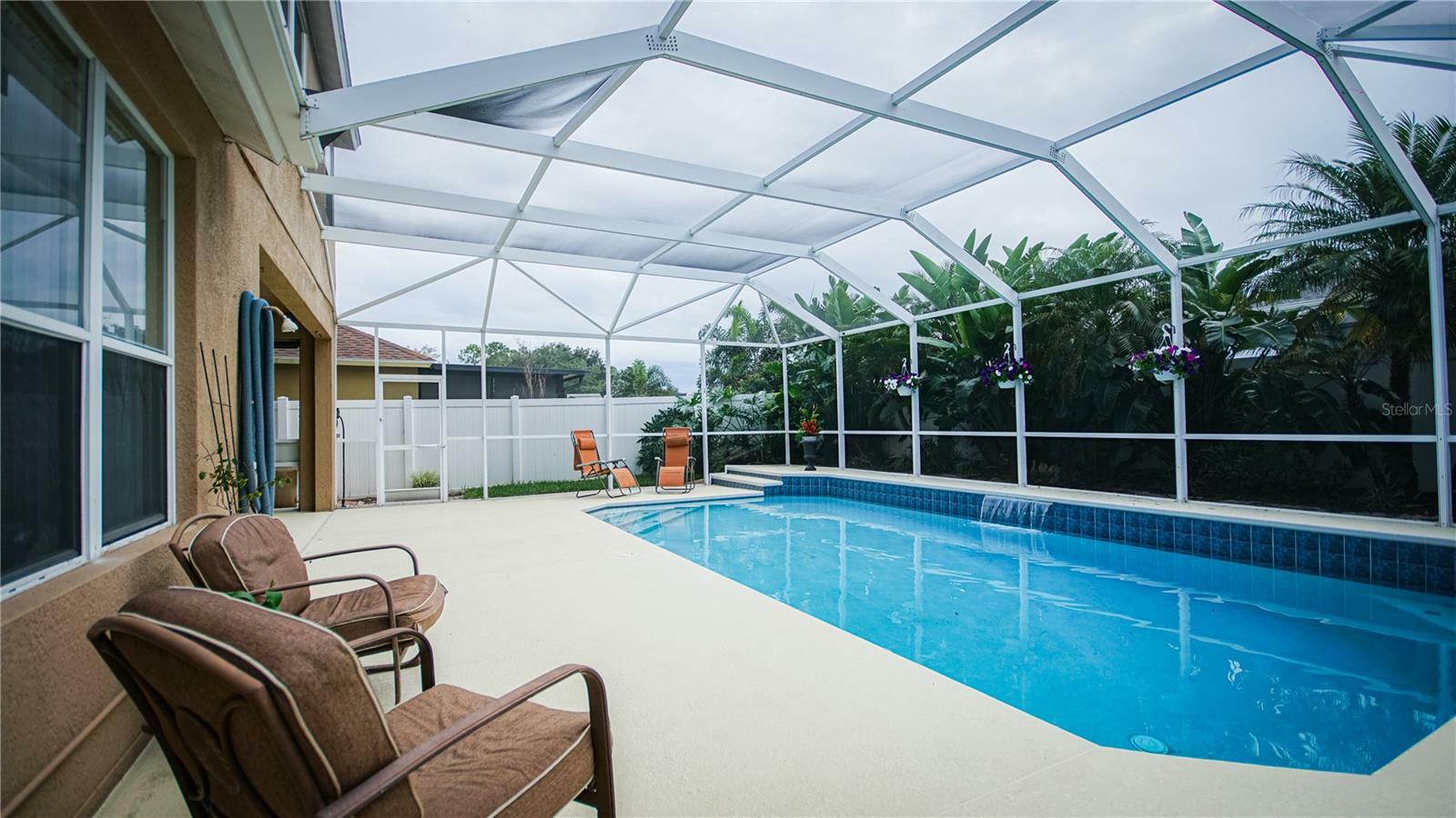 Property Photo:  13220 Evening Sunset Lane  FL 33579 