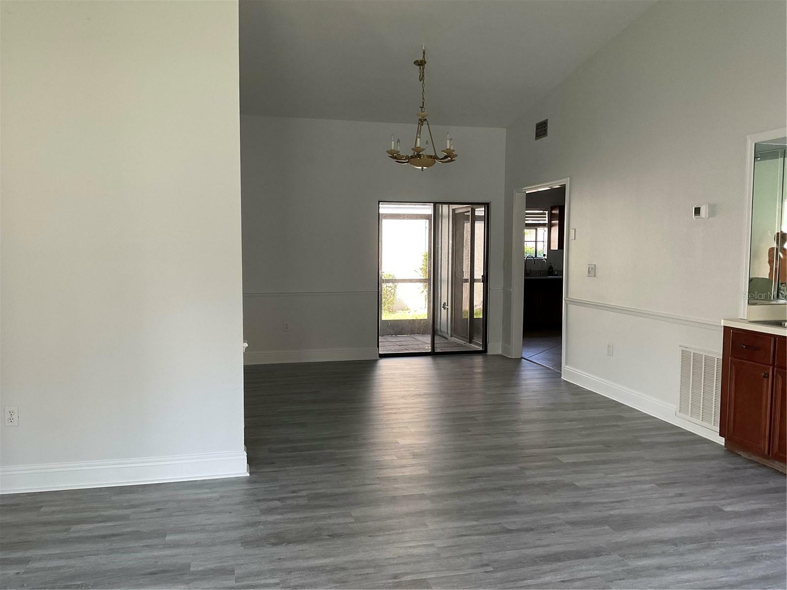Property Photo: 7861 Pine Trace Drive 7861 FL 34243