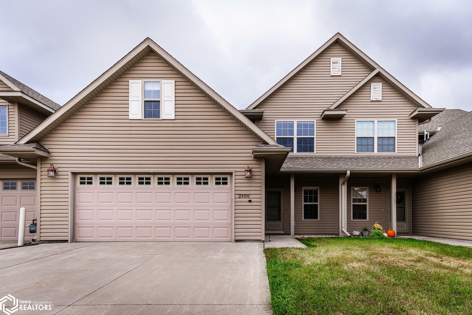 Property Photo: 2406 Eagle Ridge Drive IA 50158