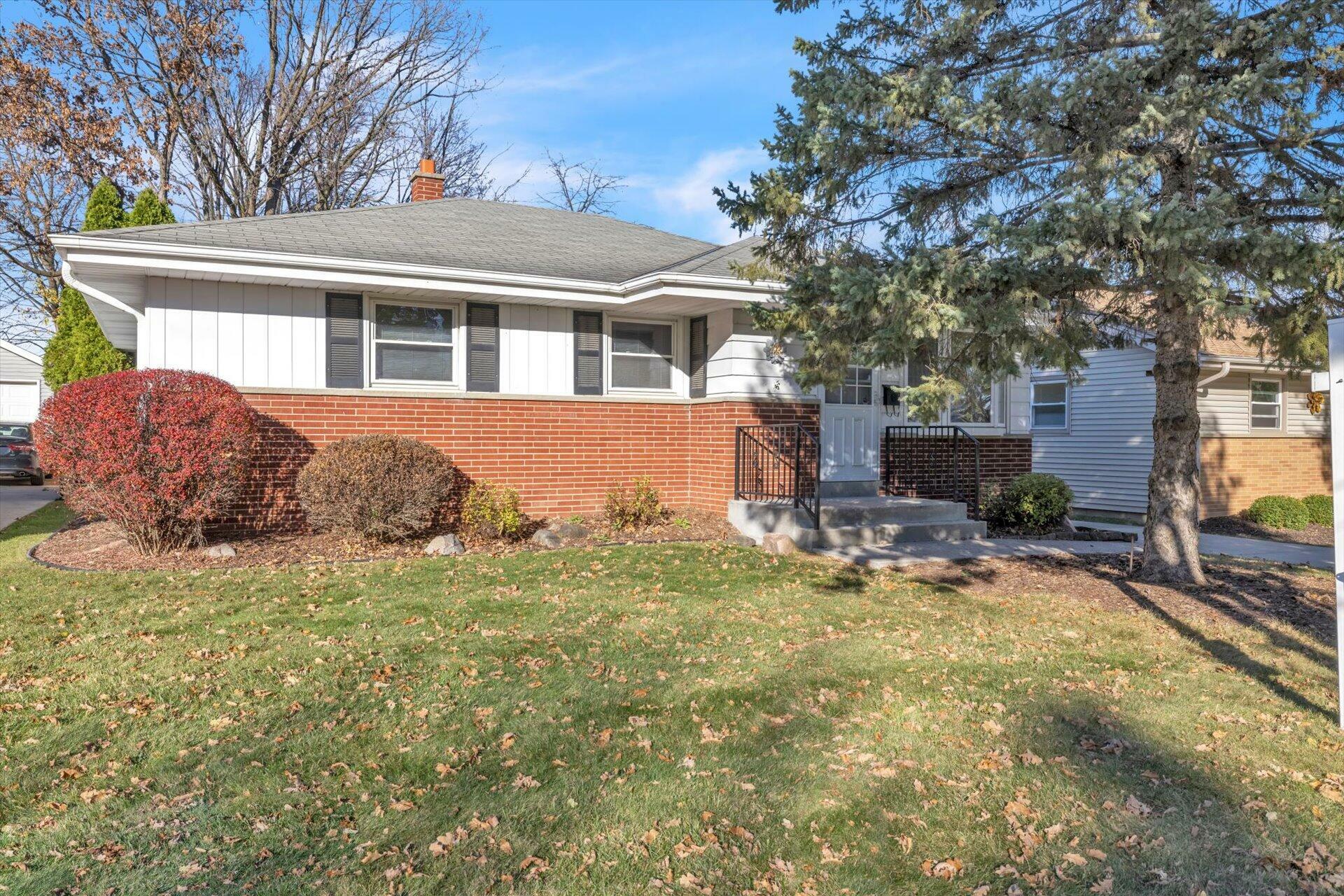 Property Photo: 8114 W Euclid Ave WI 53219