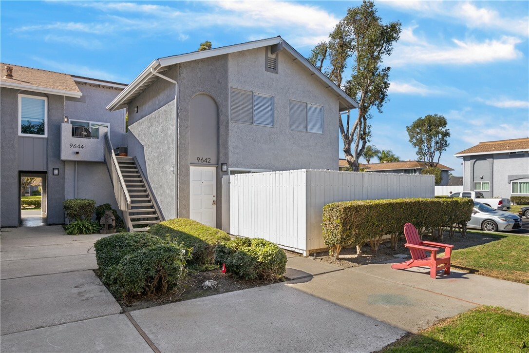 Property Photo:  9642 Bickley Drive 3  CA 92646 