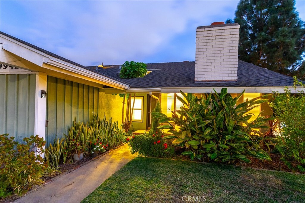 Property Photo:  19942 Glenhaven Drive  CA 92886 