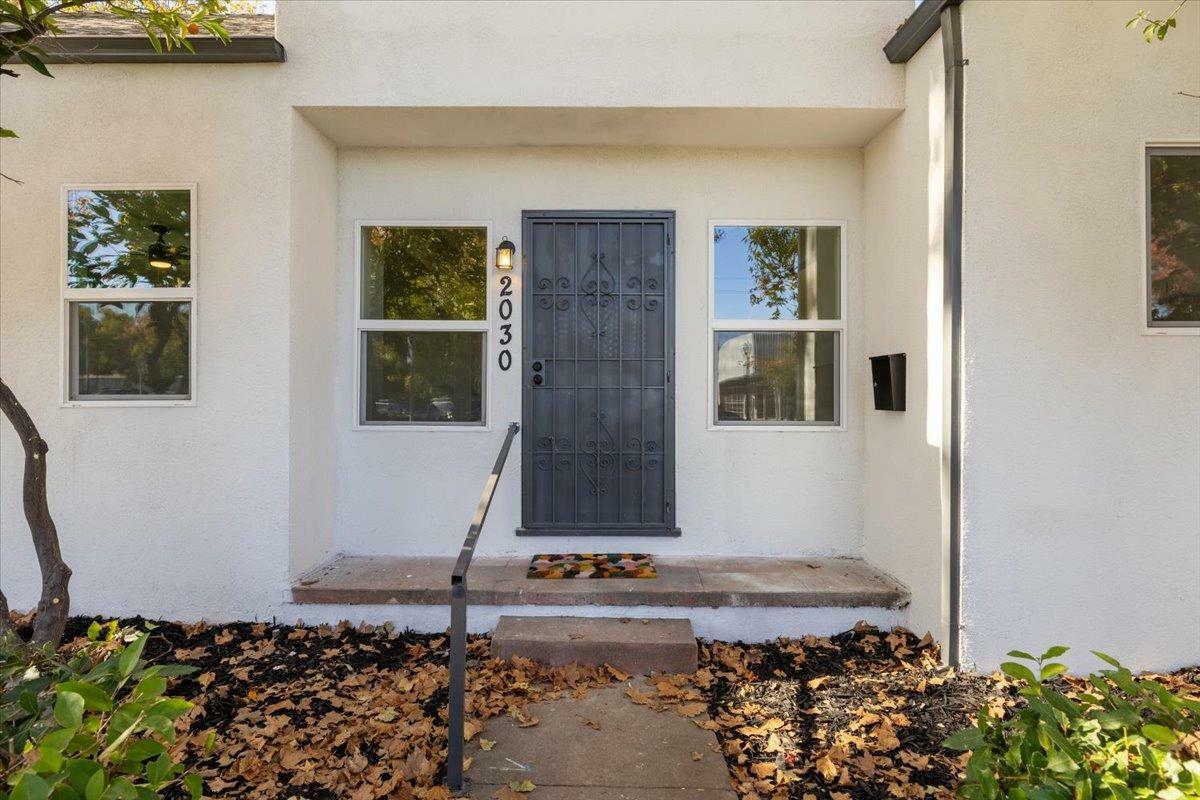 Property Photo:  2030 19th Street  CA 95818 