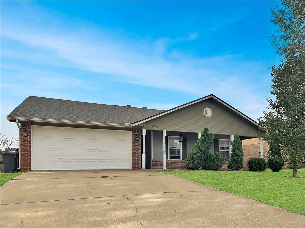 Property Photo:  1703 S Beth Drive  AR 72758 