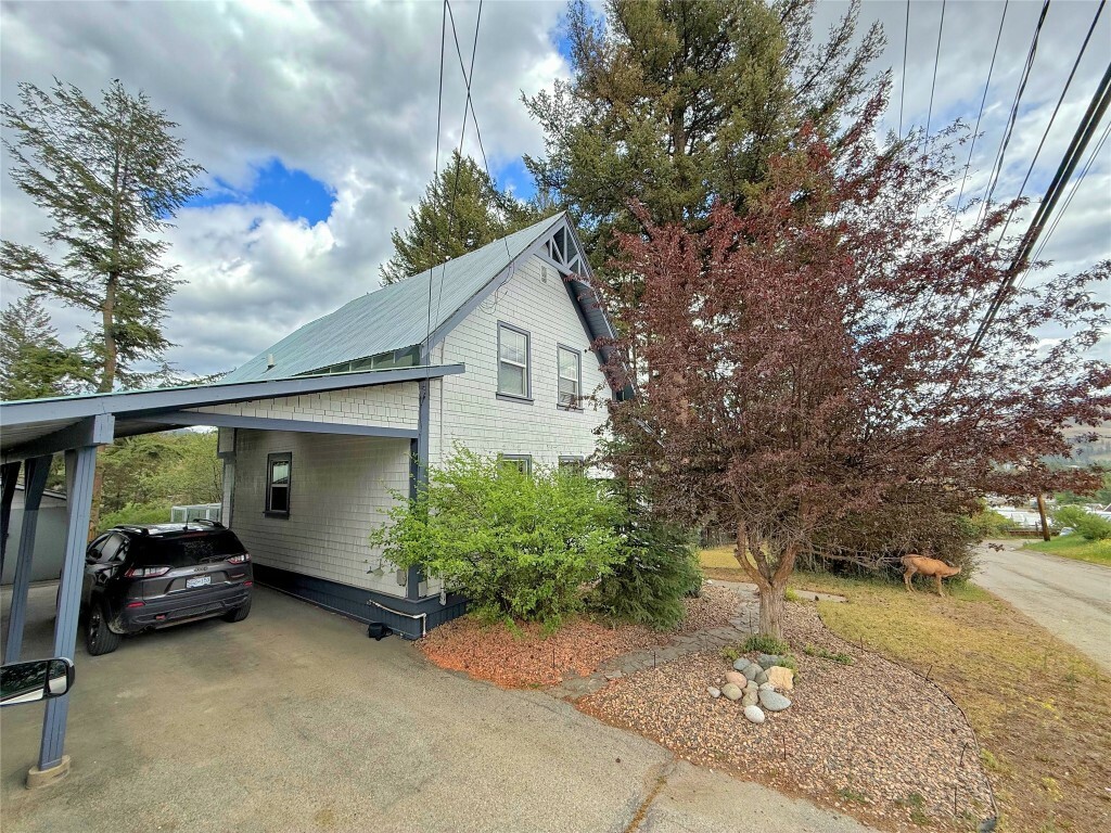 153 Billiter Avenue  Princeton BC V0X 1W0 photo