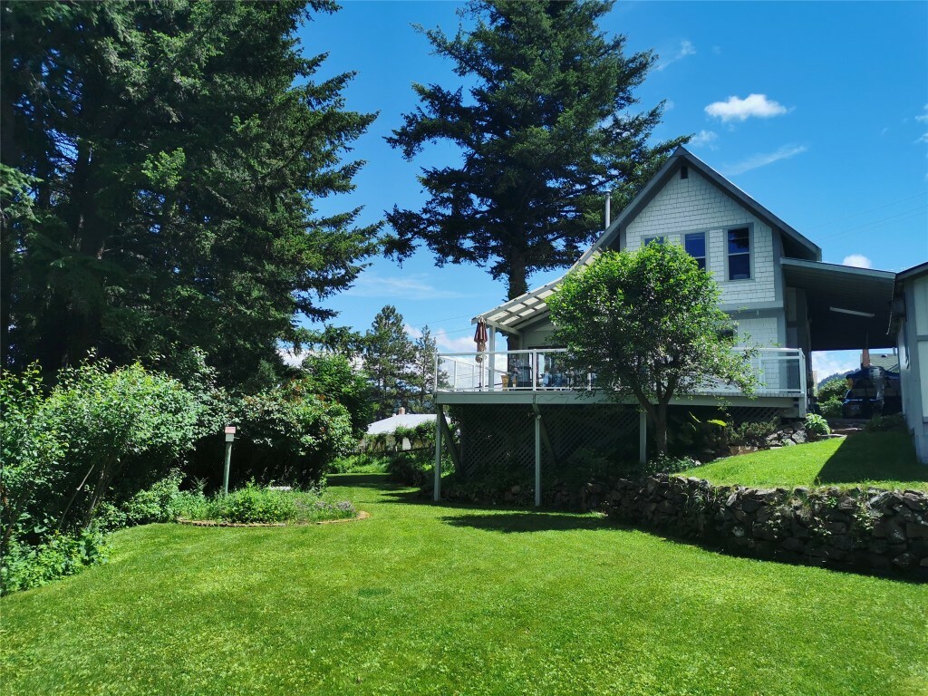 Property Photo:  153 Billiter Avenue  BC V0X 1W0 