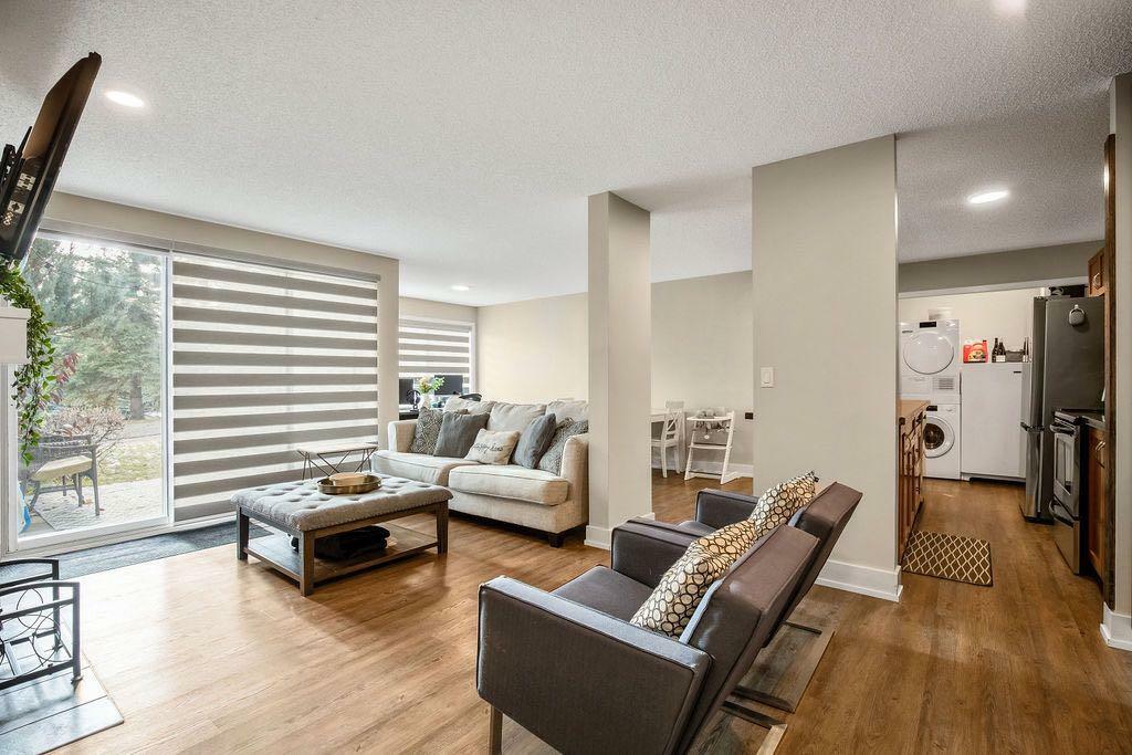 Photo de la propriété:  105 Village Heights SW 1  AB T3H 2L2 