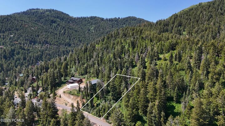 Property Photo: 385 Upper Evergreen Drive UT 84098