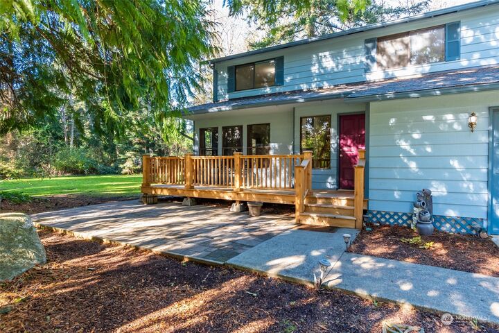 Property Photo:  4121  Noble Place  WA 98277 