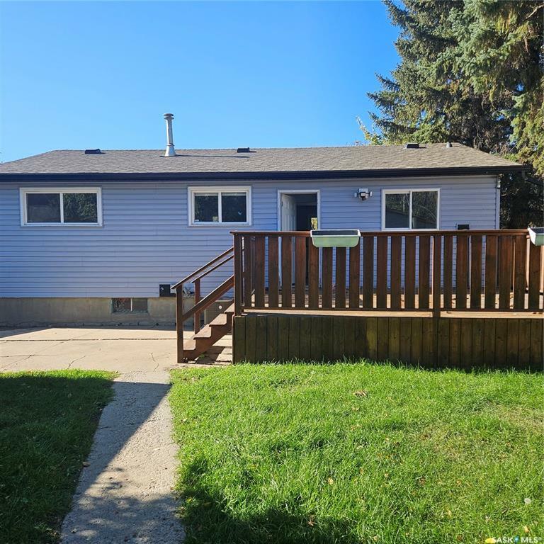 Property Photo:  942 Confederation Drive  SK S7L 4K5 