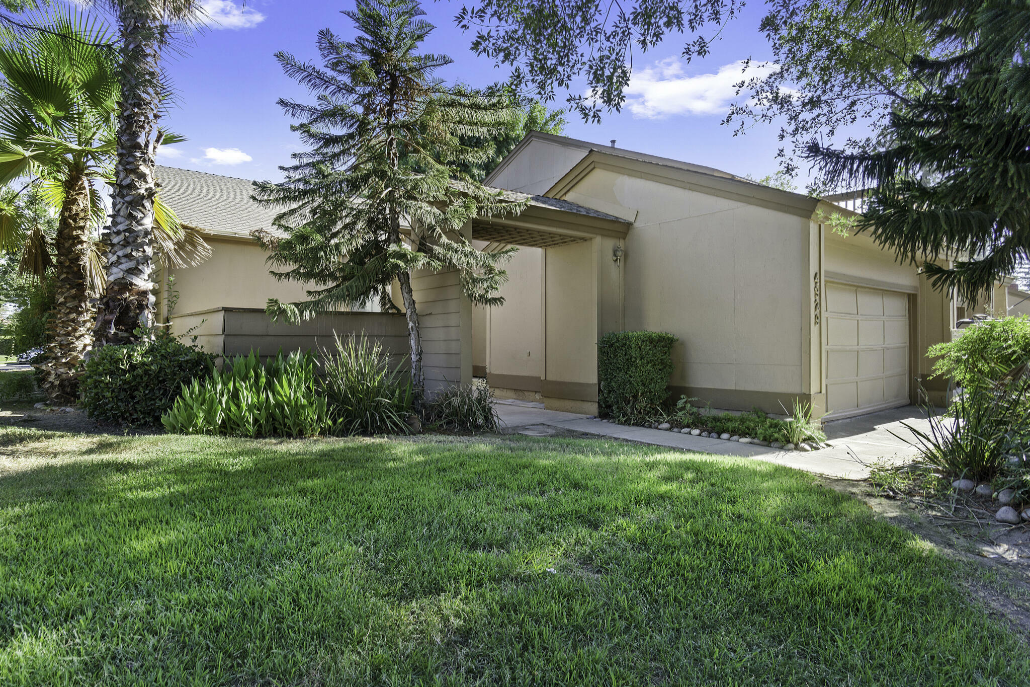 Property Photo:  4929 Westgate Court  CA 93277 