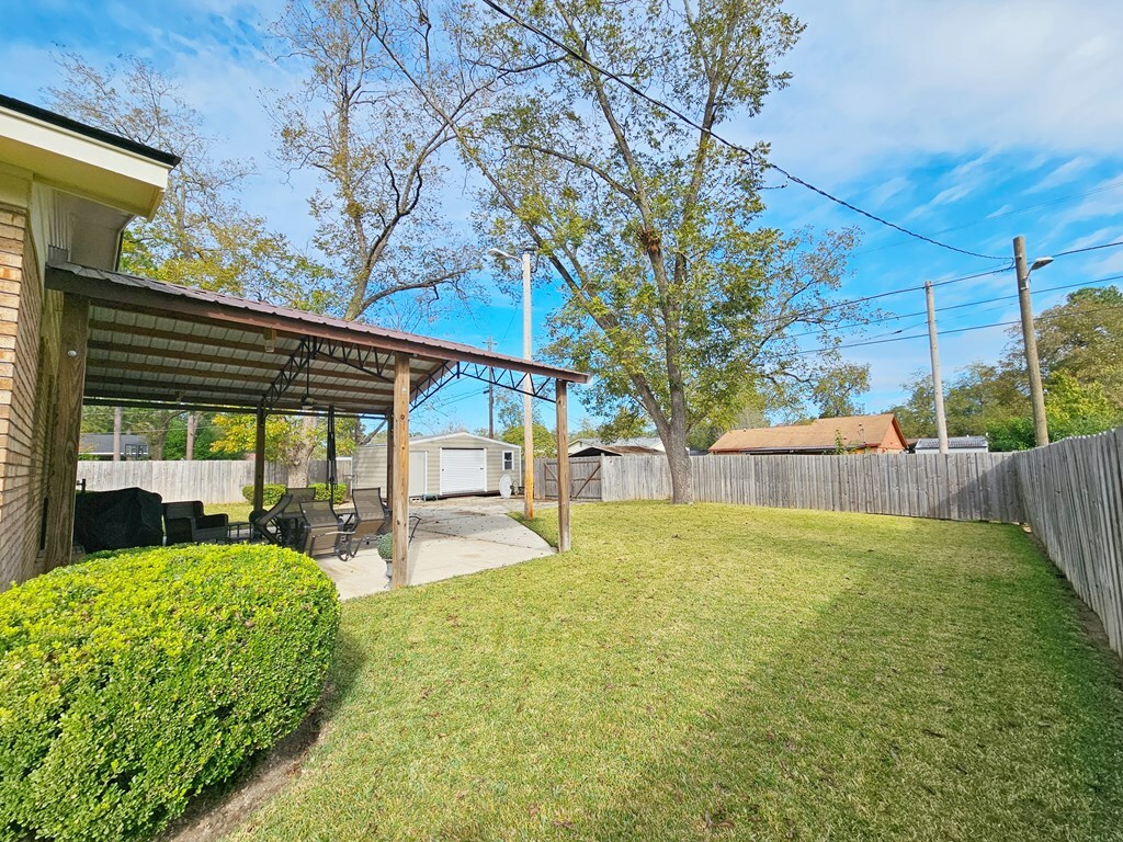 Property Photo:  2115 Techwood Dr  GA 31707 