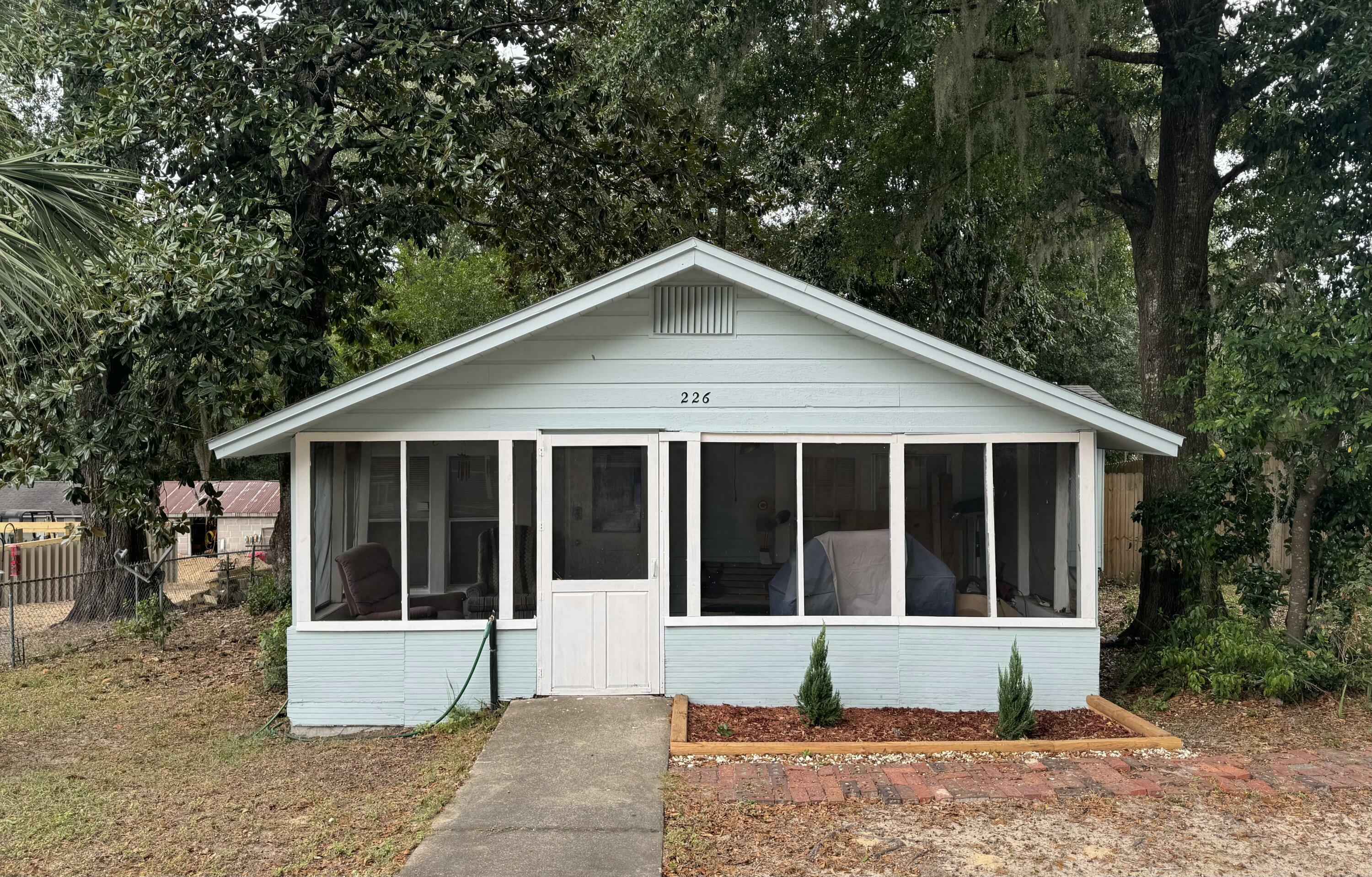 Property Photo:  226 Palmetto Avenue  FL 32578 