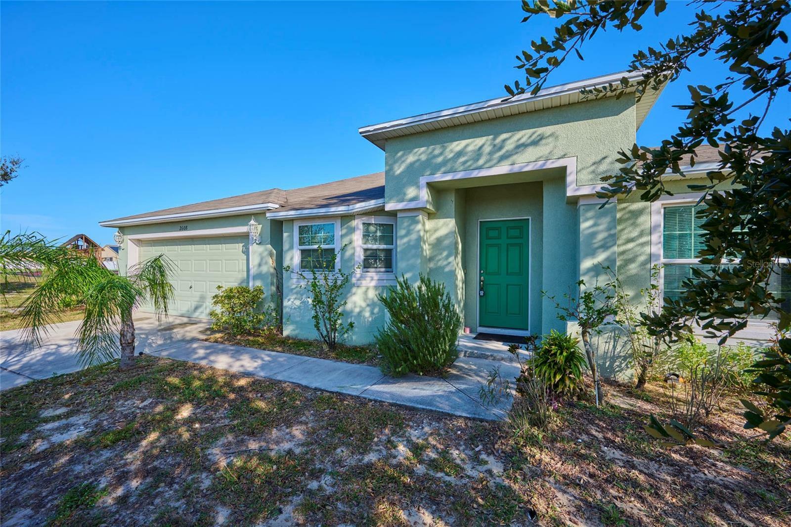 Property Photo:  2608 Sunset Circle  FL 33898 