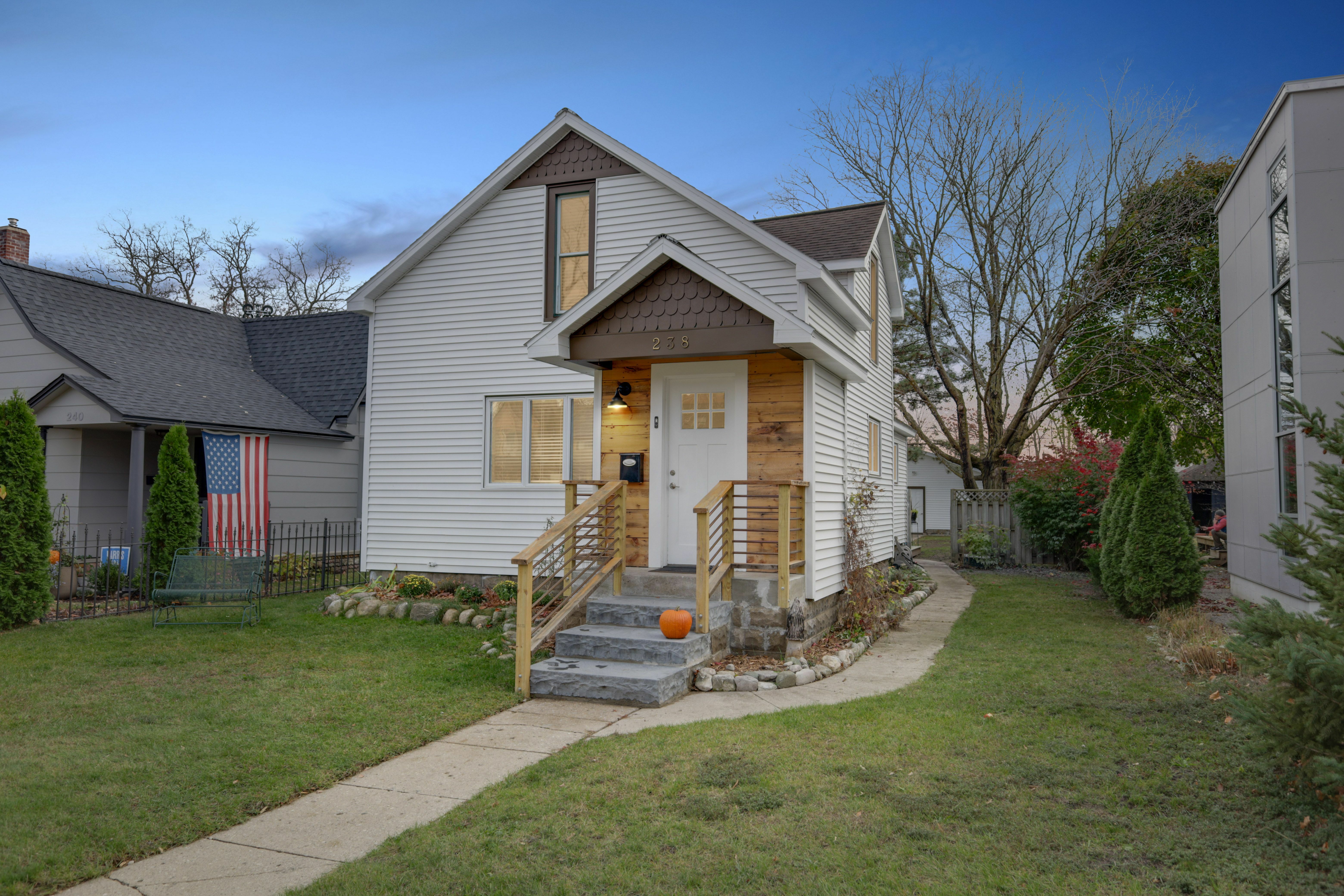 Property Photo:  238 E 10th Street  MI 49684 3208 