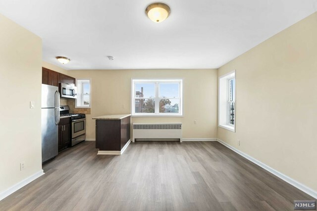 Property Photo:  210 Woodcliff Avenue 3F  NJ 07047 