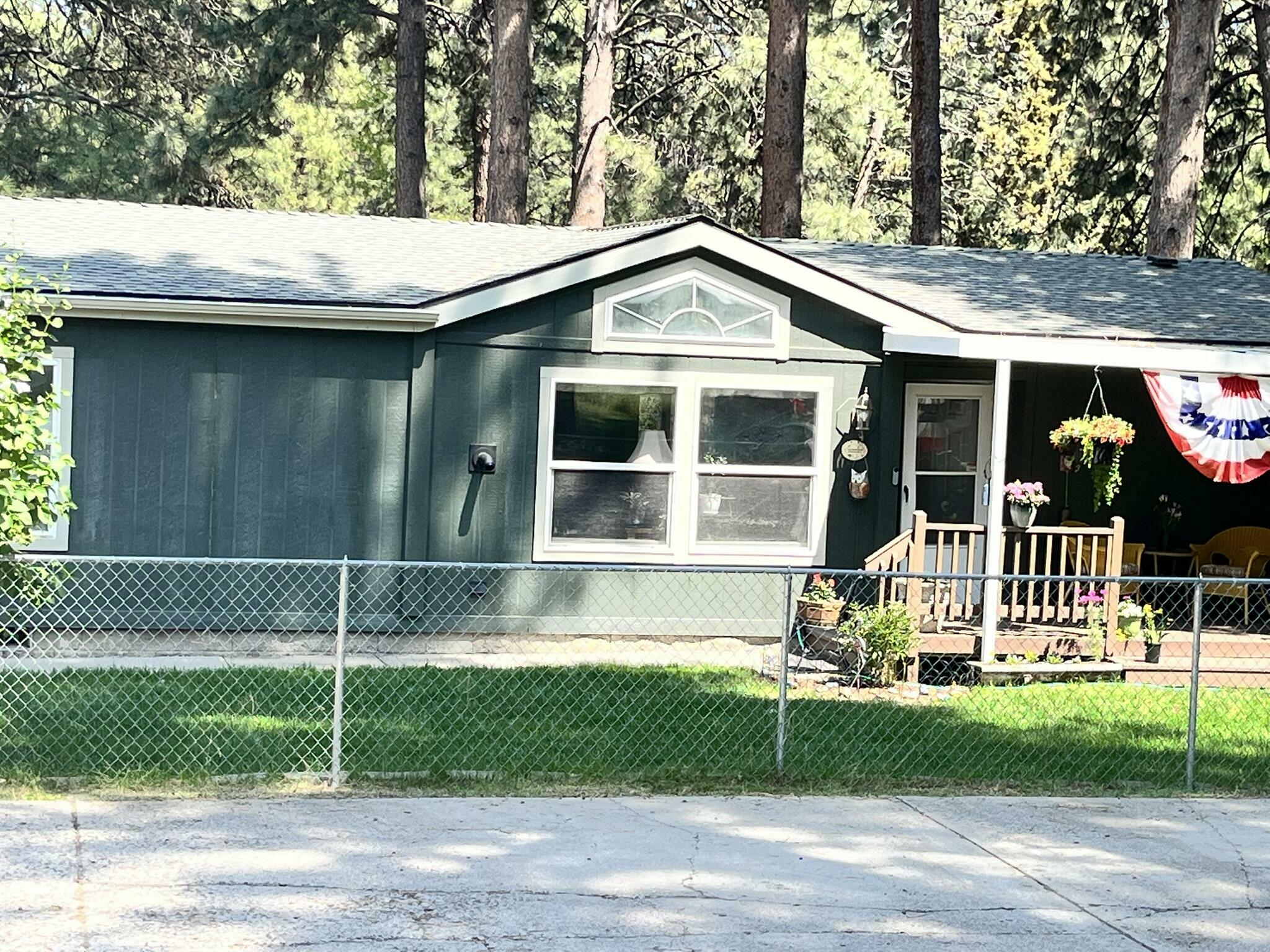 Property Photo: 18944 Choctaw Road OR 97702