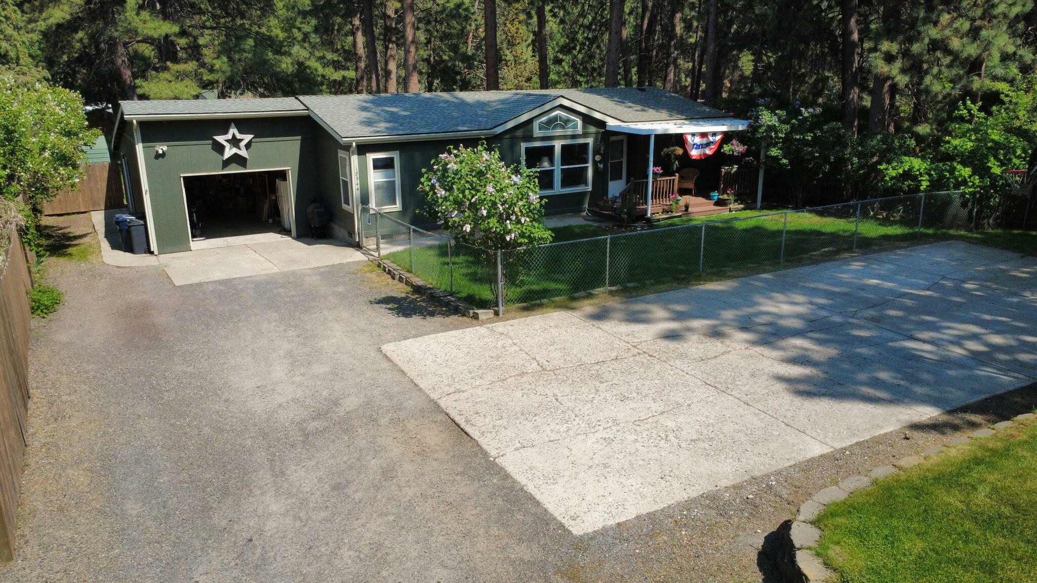 Property Photo: 18944 Choctaw Road OR 97702