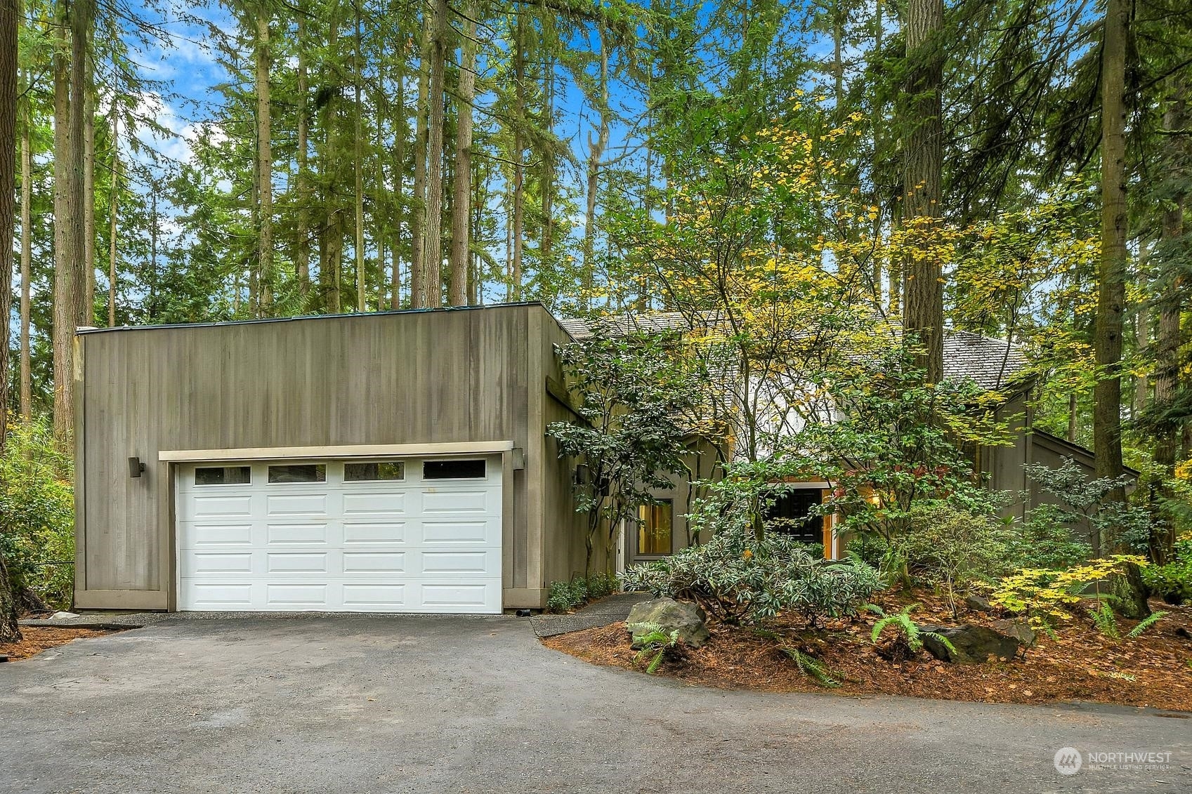 Property Photo:  13115 NE 38th Place  WA 98005 