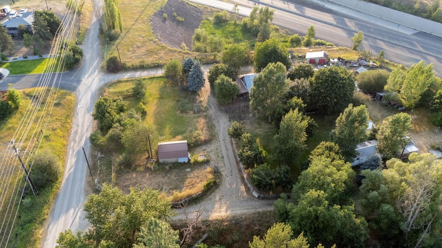 Property Photo:  3015 E Center Rd  WA 99021 