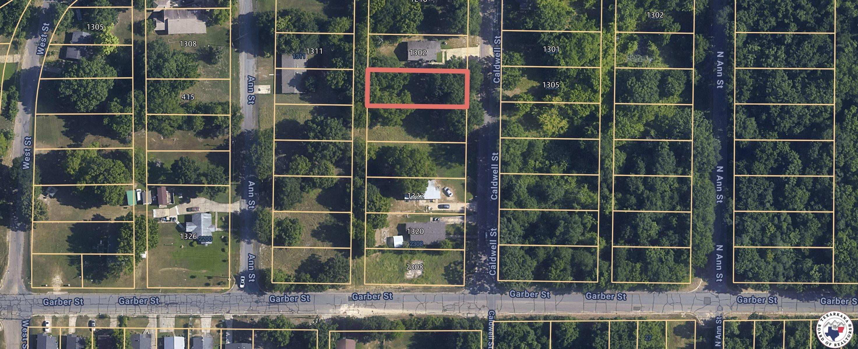 Property Photo: 1304 Caldwell St TX 75501