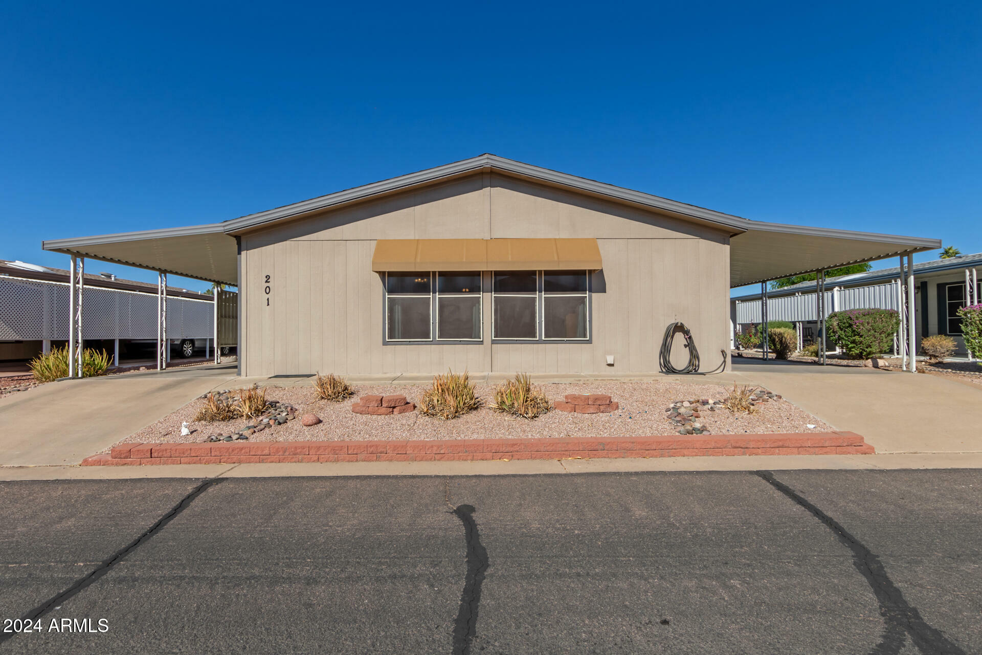 Property Photo:  2400 E Baseline Avenue 201  AZ 85119 