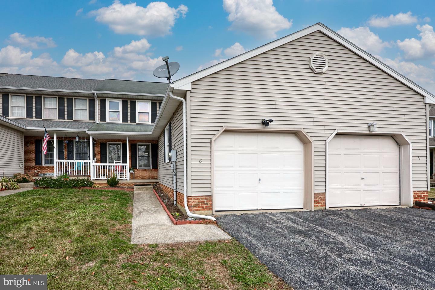 Property Photo:  6 Greythorne Road  PA 17603 