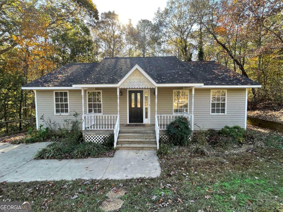 Property Photo:  426 Arrowhead Drive  GA 30553 