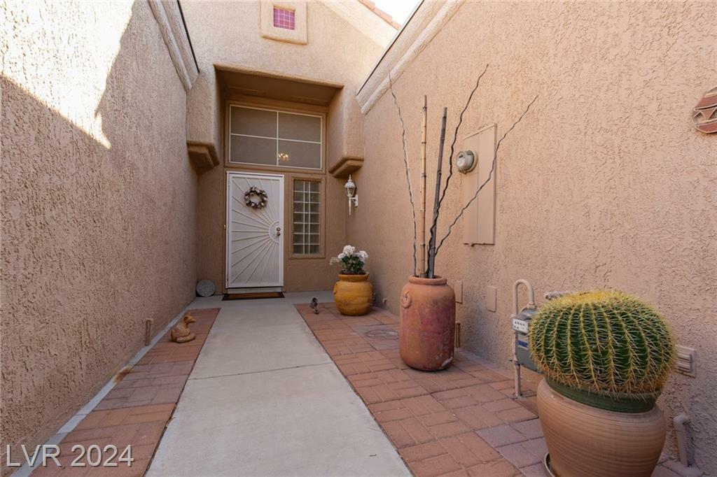 Property Photo:  2528 Highvale Drive  NV 89134 