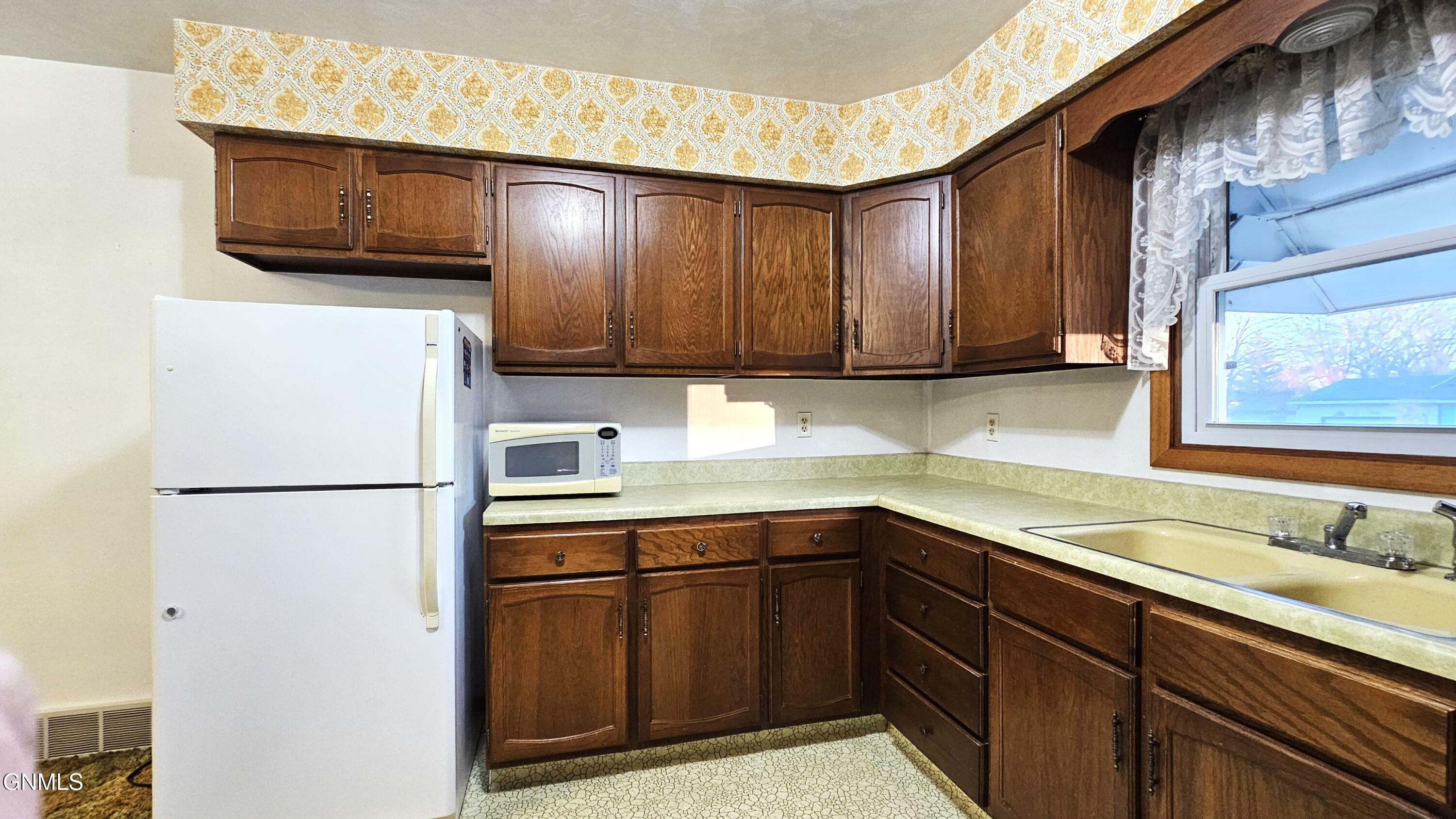 Property Photo:  209 6th Street N  ND 58436 