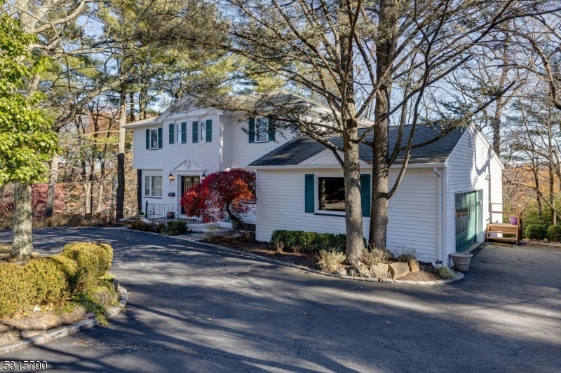 Property Photo:  25 Powell Drive  NJ 07052 