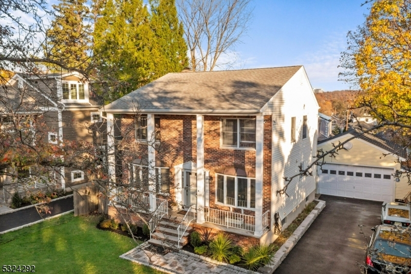 15 Parkhurst Pl  Verona Twp. NJ 07044 photo