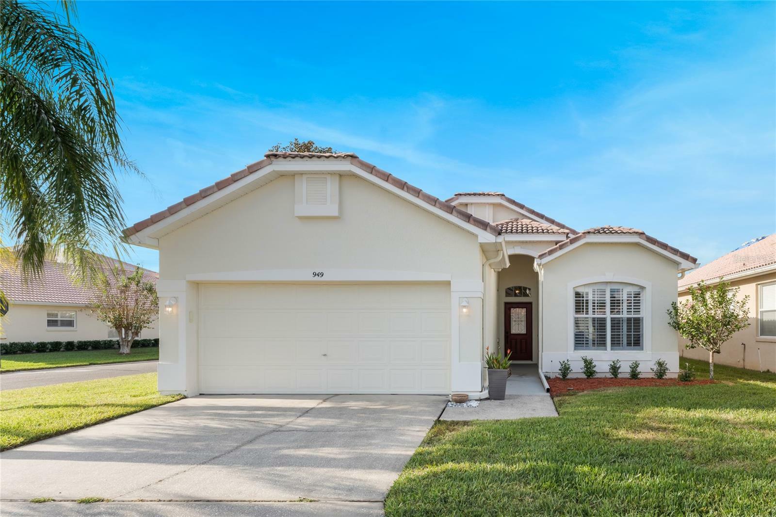 Property Photo:  949 Torrey Pine Drive  FL 32708 