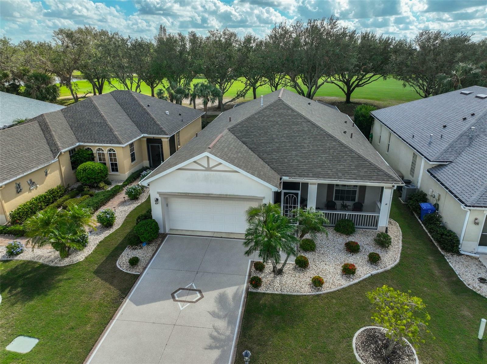 Property Photo:  1120 Emerald Dunes Drive  FL 33573 