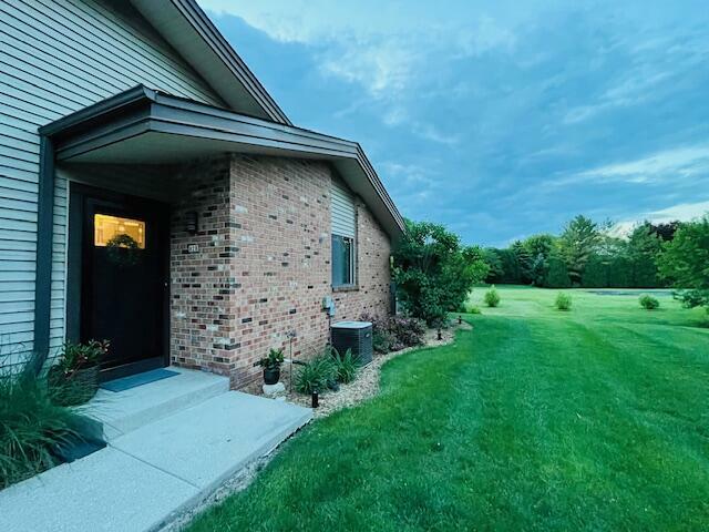 Property Photo:  828 Pilgrim Pkwy  WI 53122 