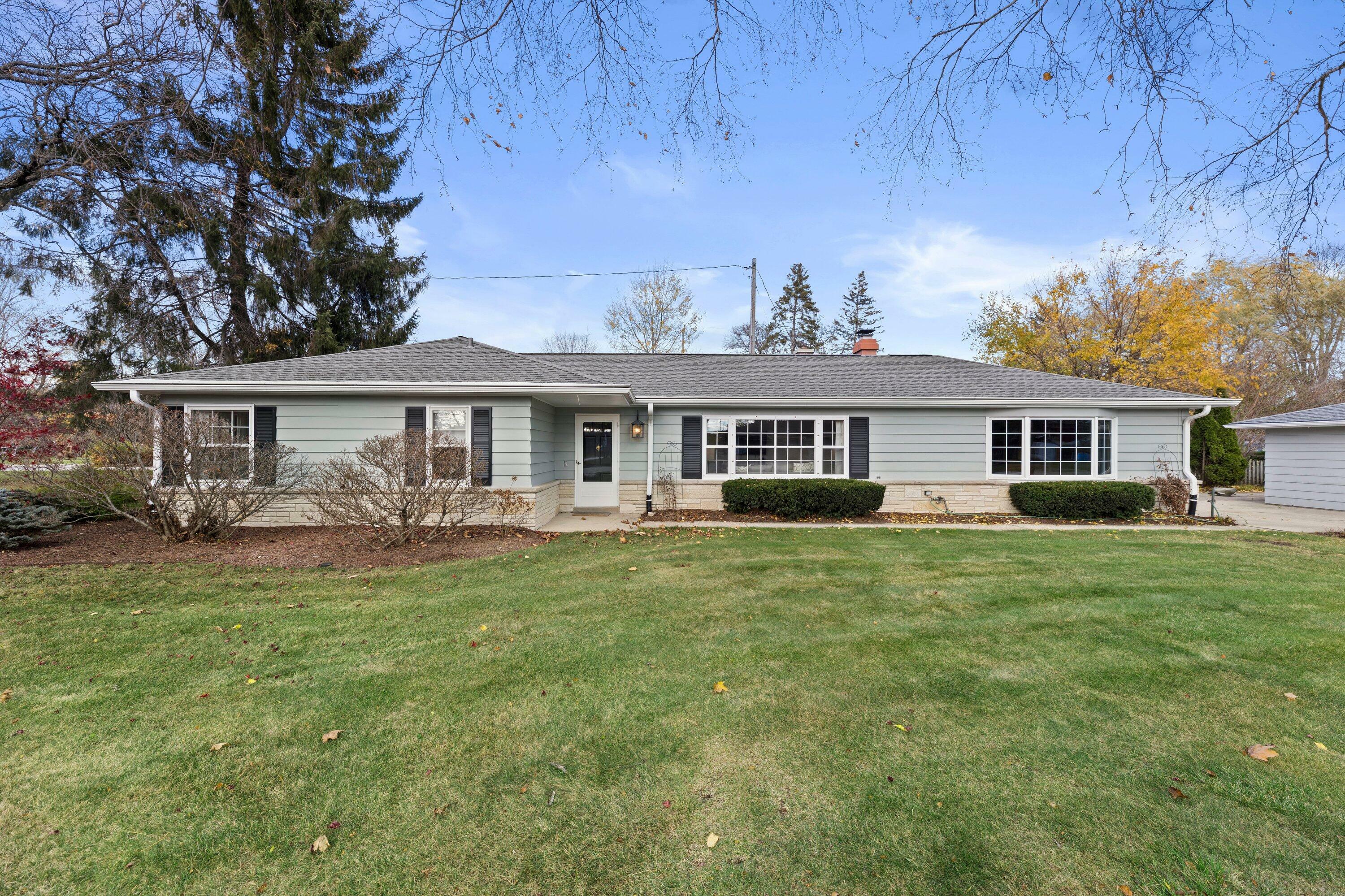 2218 W Fairlane Ave  Glendale WI 53209 photo