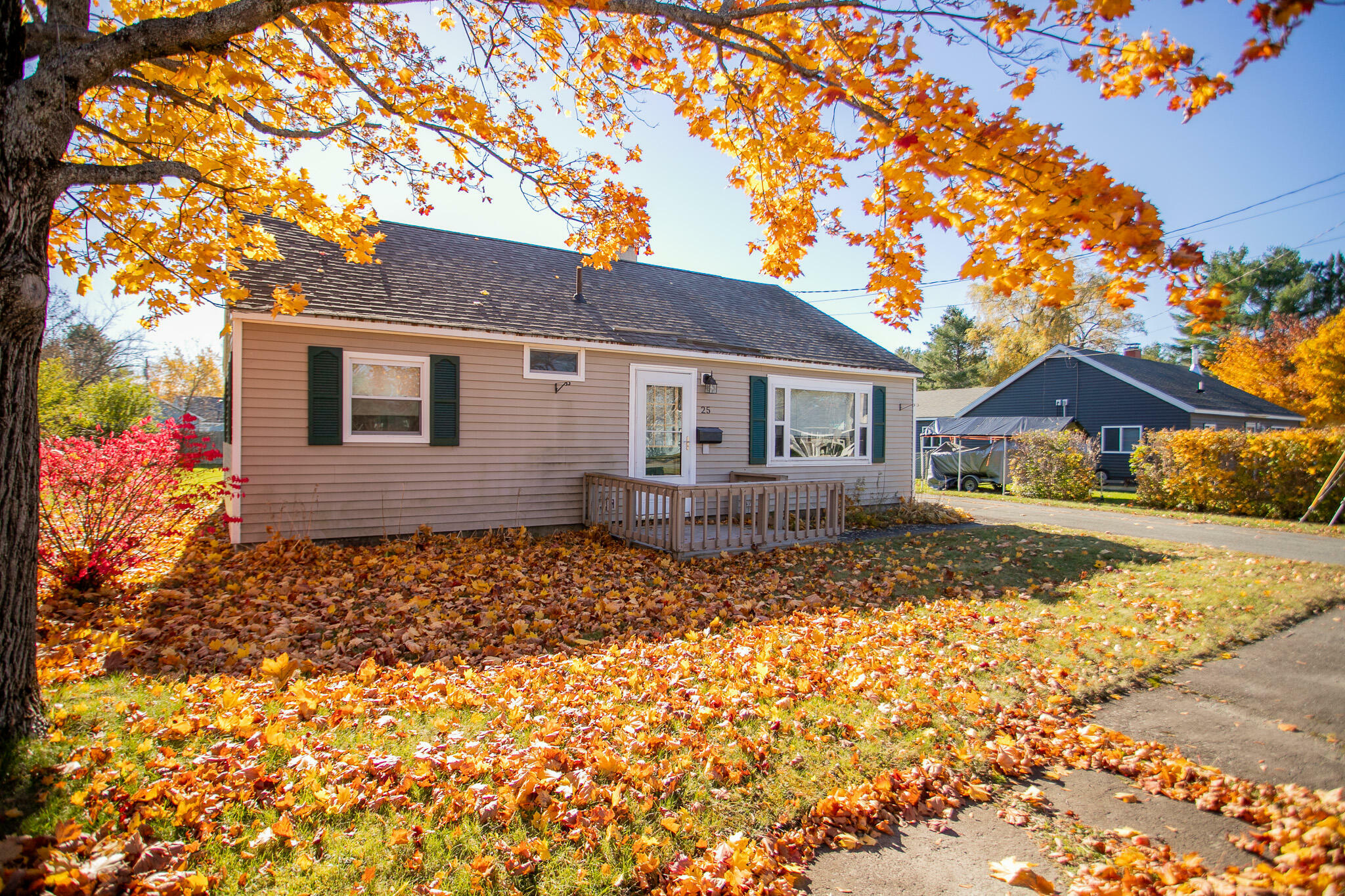 Property Photo:  25 Sunbury Avenue  ME 04401 