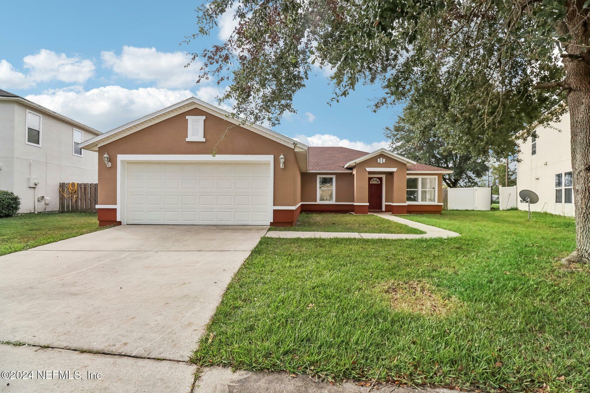 Property Photo:  9104 Redtail Drive  FL 32222 