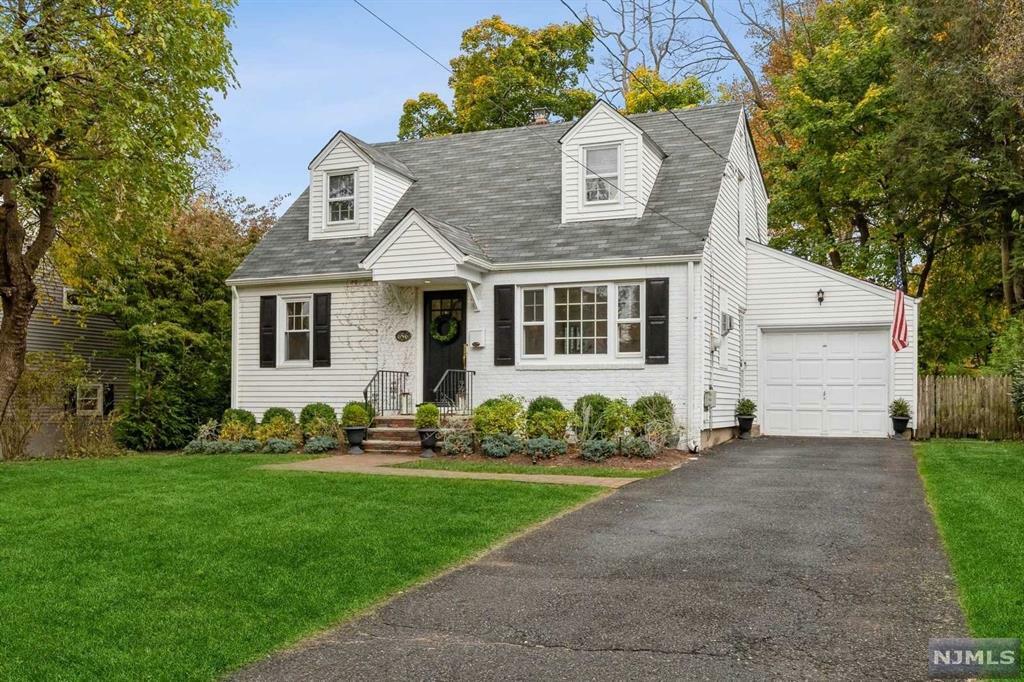 Property Photo:  656 Alanon Road  NJ 07450 