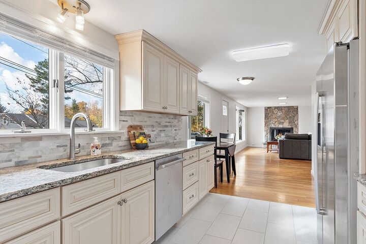 Property Photo: 25 Chandler Circle MA 01810