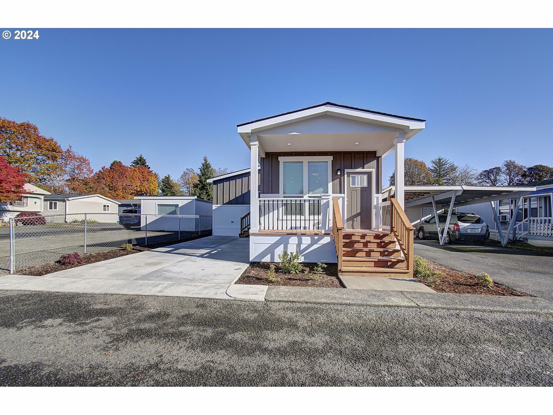 Property Photo:  300 SW 7th Ave 301  WA 98604 