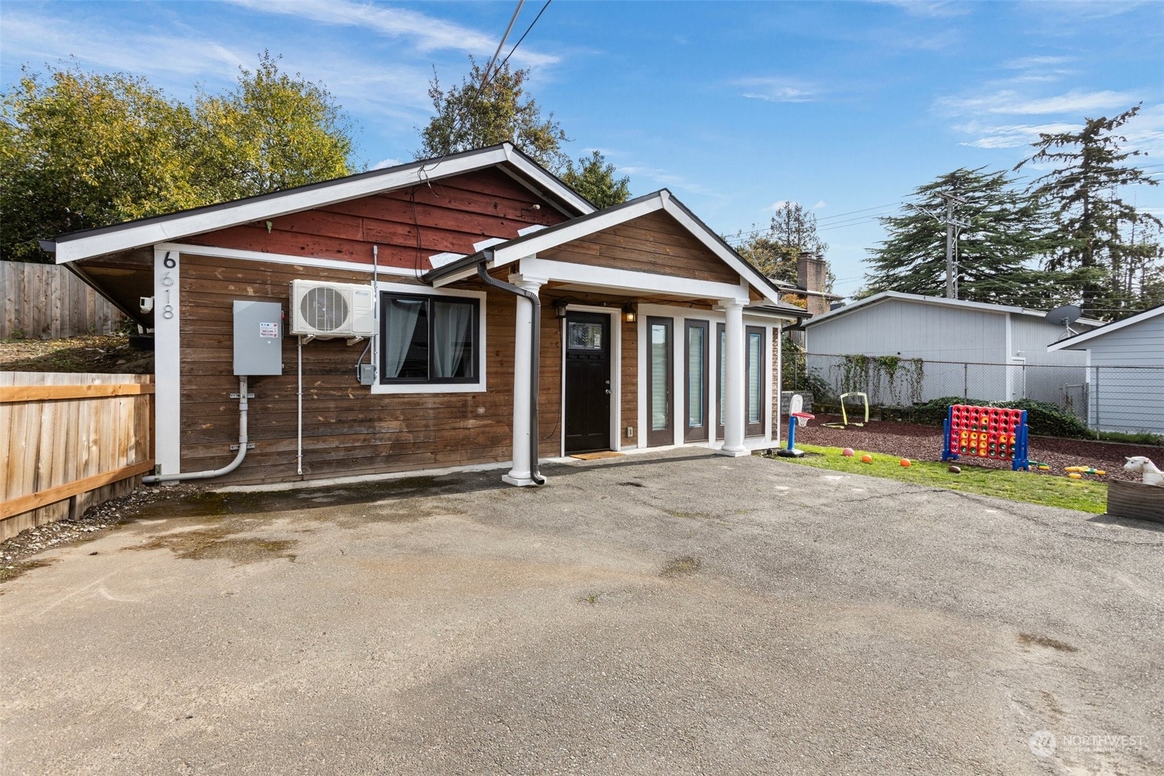 Property Photo:  6618 43rd Avenue S  WA 98118 