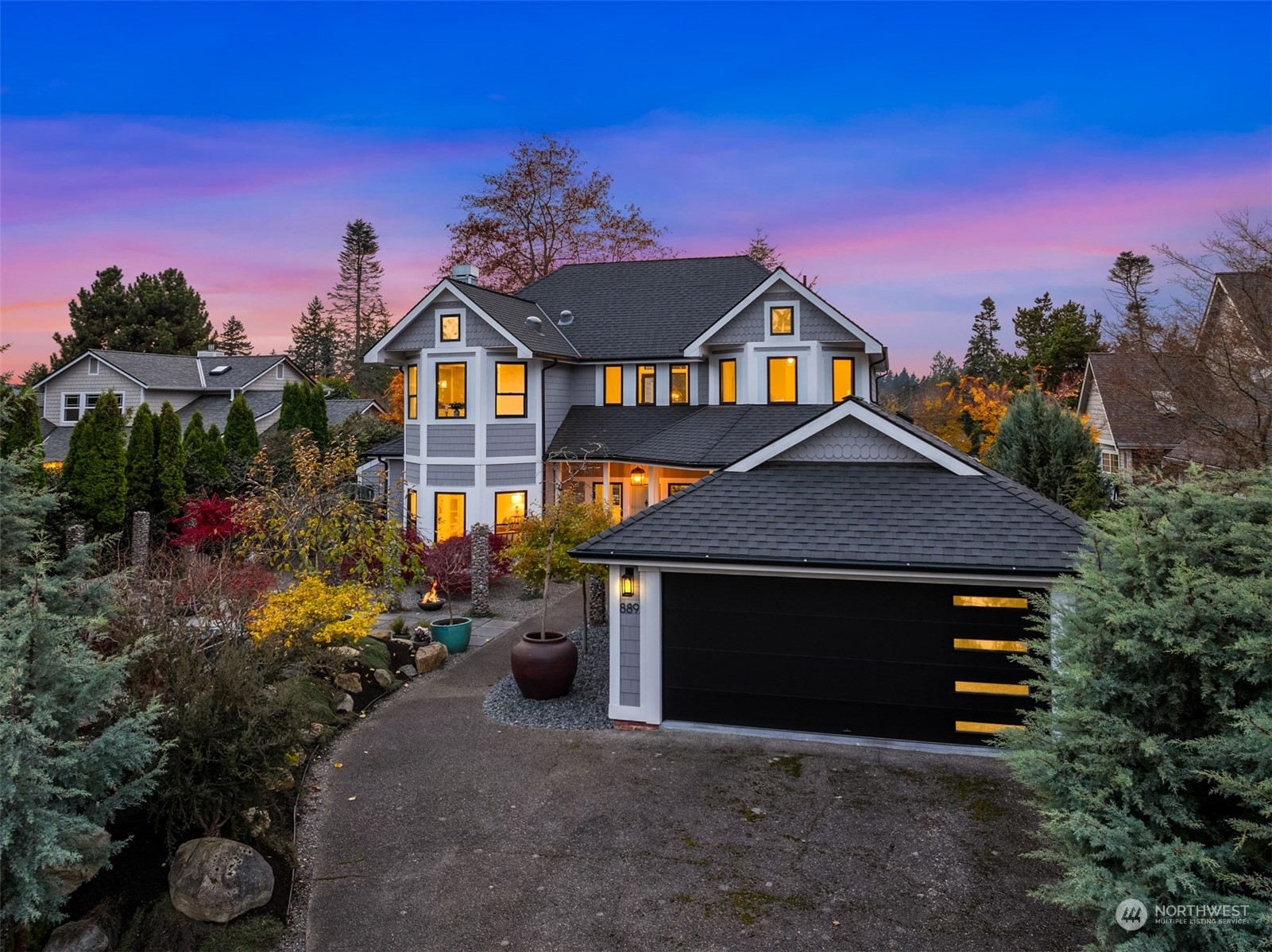 Property Photo:  889 Cherry Avenue NE  WA 98110 