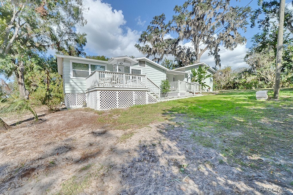 Property Photo:  955 N Leisure Point  FL 34453 