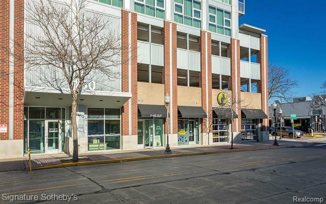 Property Photo:  100 W 5th Street 402  MI 48067 