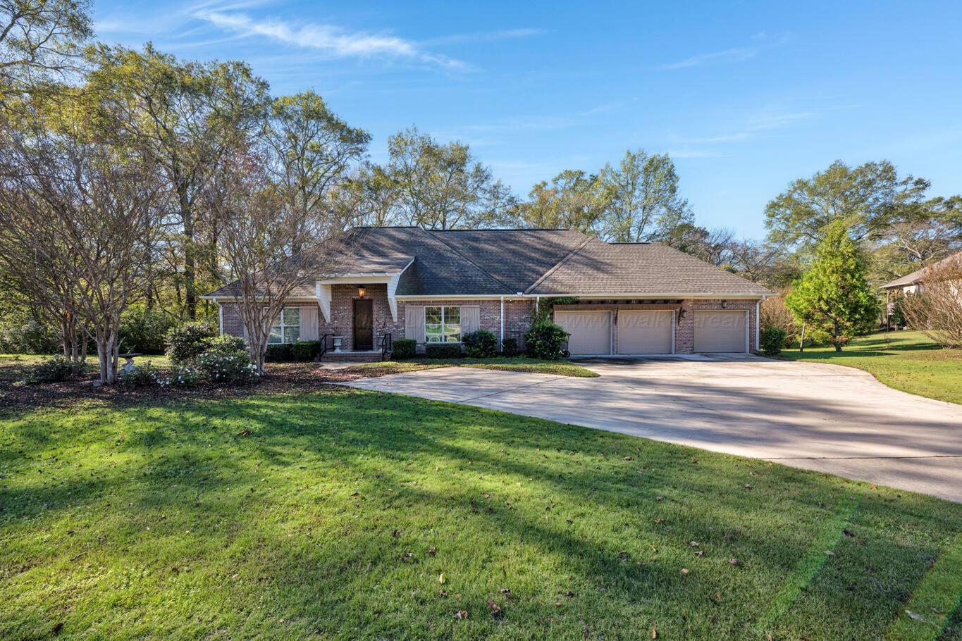 Property Photo:  2153 Creekside Ln  AL 35503 