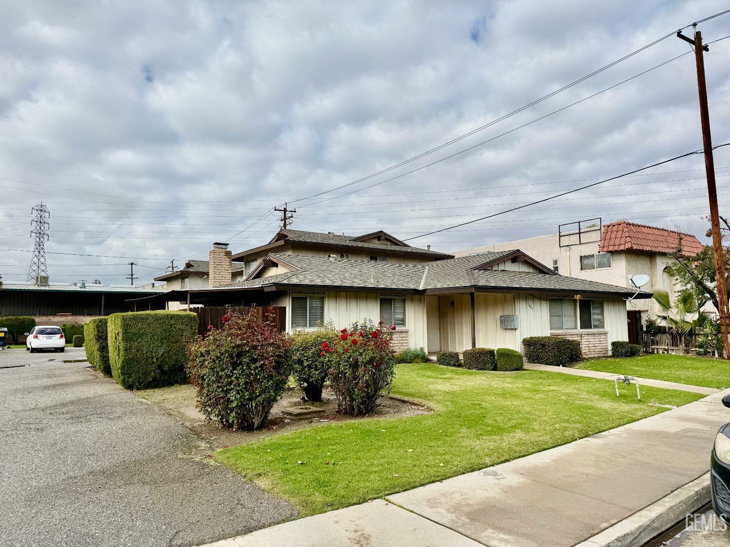 Property Photo:  2461 Olive Street  CA 93301 